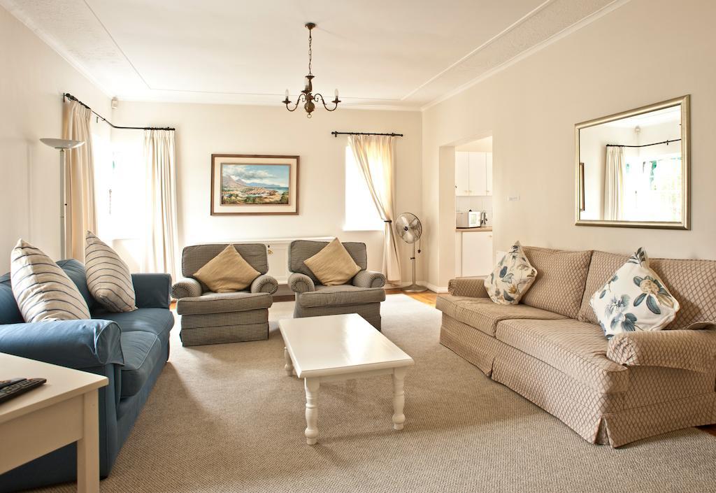 Squirrels Way Cottages Le Cap Chambre photo